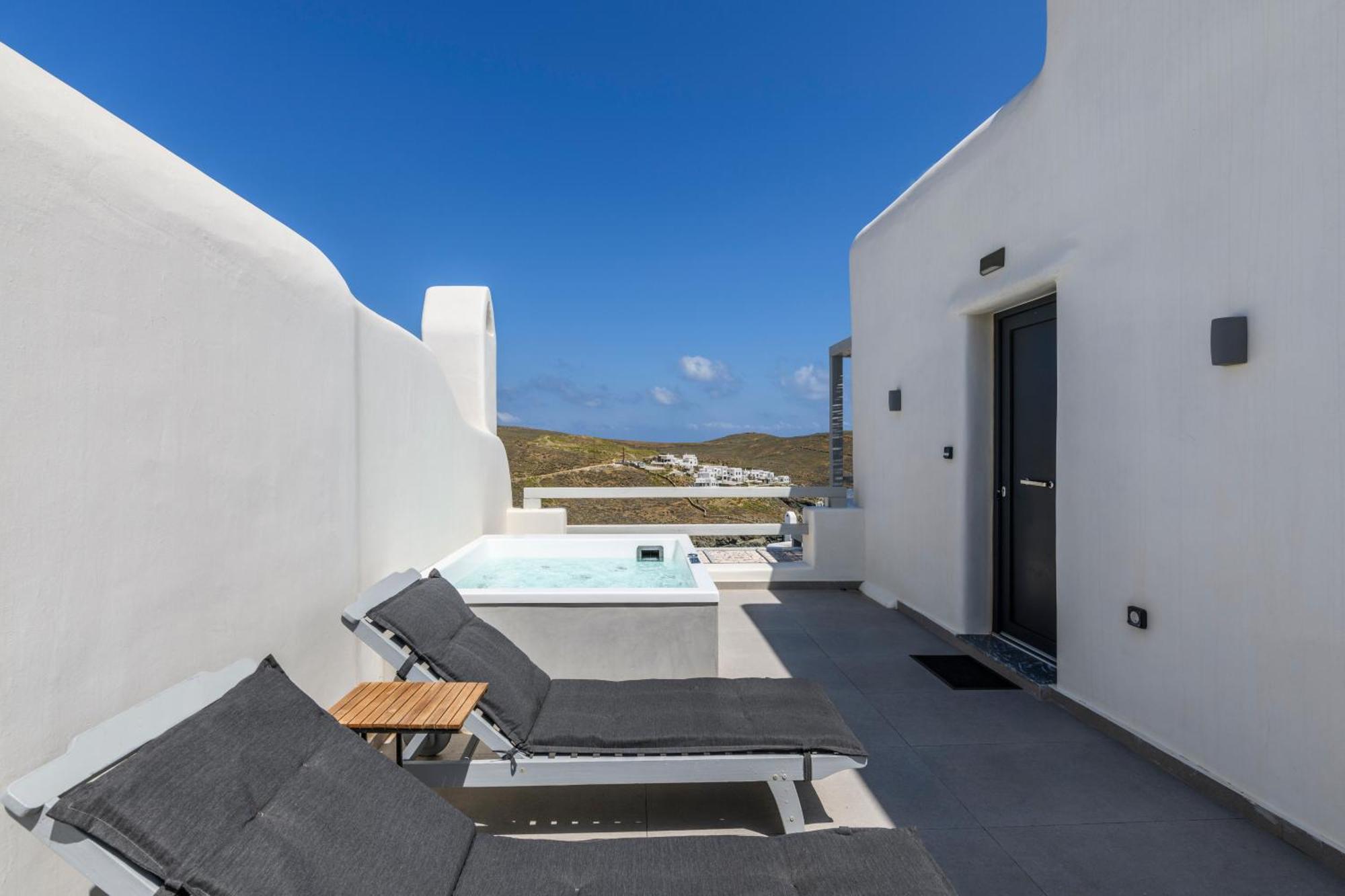 The Mykonist Merchia & Holiday home *