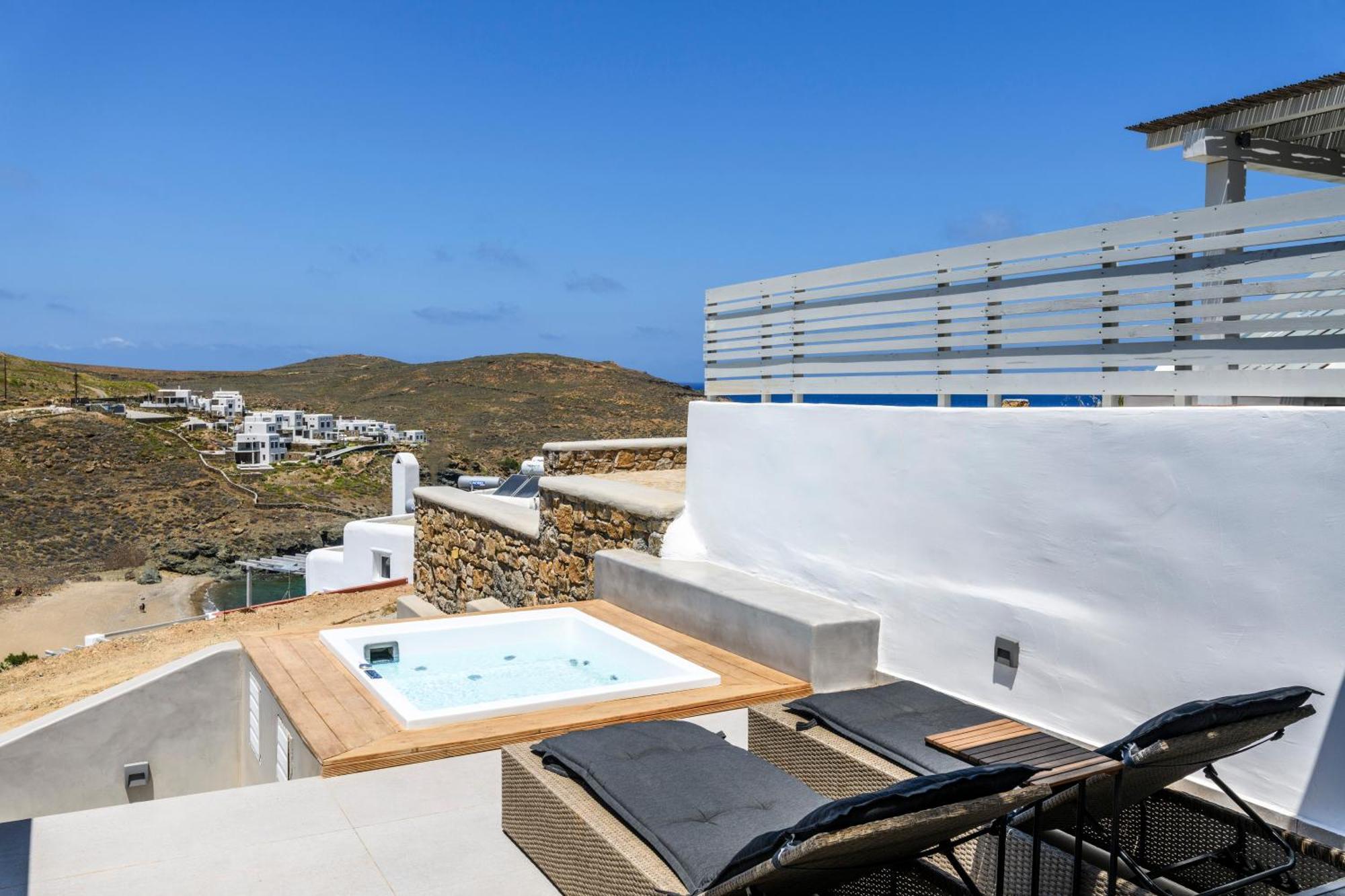 The Mykonist Merchia & Holiday home *