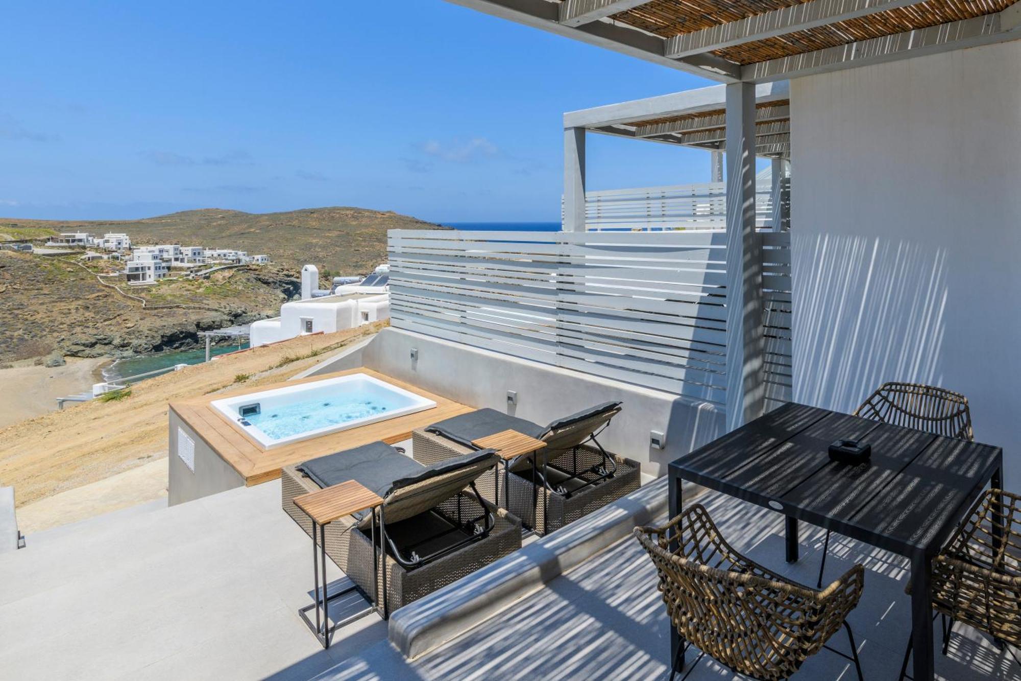 The Mykonist Merchia & Holiday home Merchia Beach